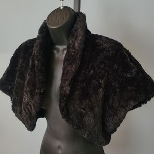 Jessica Howard Womens Black Faux Fur Shawl Shrug Shirt Vest Top Blouse Size L